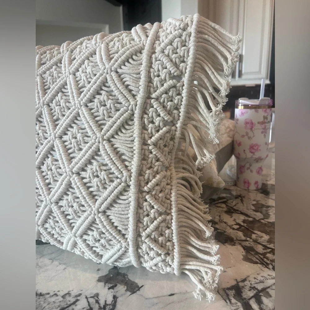 Accent Pillow- Crochet Fringe- Cream/Tan- 16”x16”